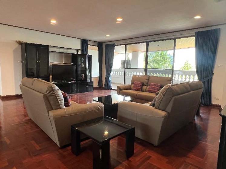 Condominium in Phaholyothin 